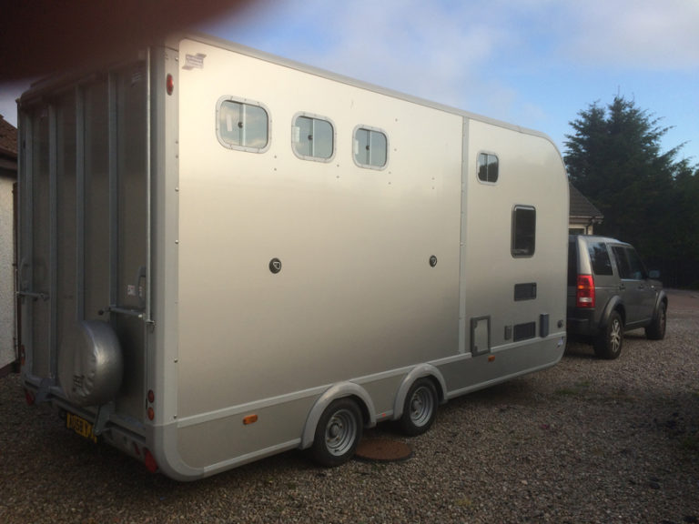 horse trailer towing service Caravan Towing Services